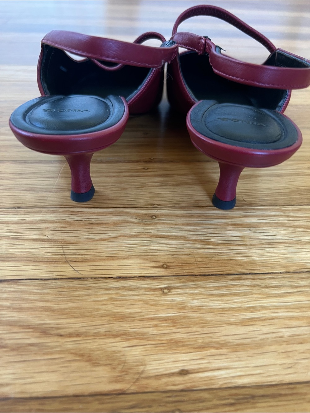 Vince Venice Kitten Heel Pumps in Crimson Red Leather - Picture 4 of 6